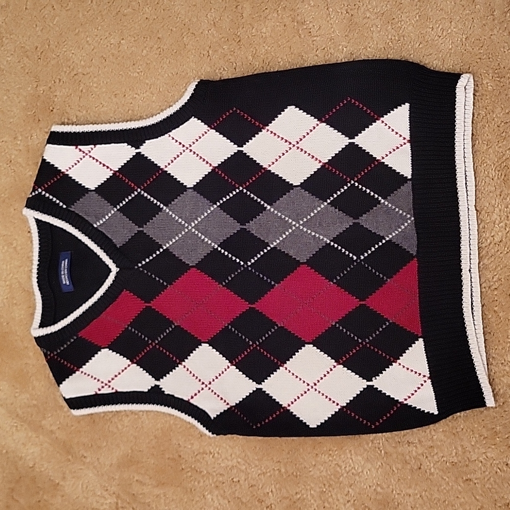 Diamond plaid pattern sweater vest